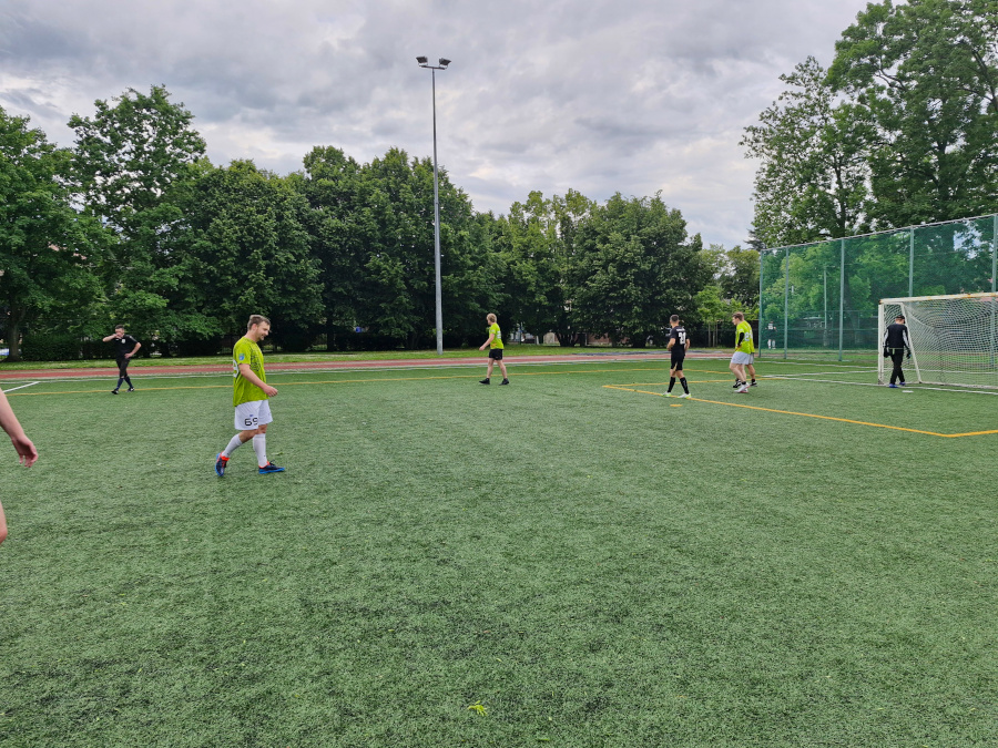 Hrobníci 09 : FC Blešno B  2 : 11 (0:4)